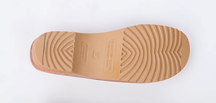 Wood shoe sole