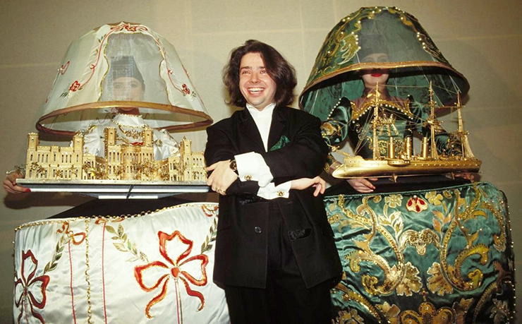 Valentin Yudashkin biography