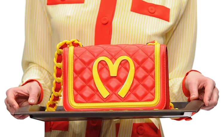 how to pronounce Moschino
