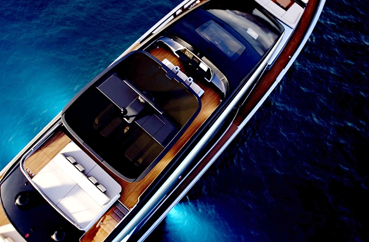 Pershing GTX90 yacht